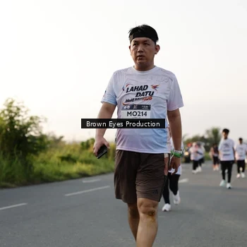 Runner Photo 7659378