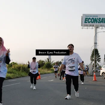 Runner Photo 7659393