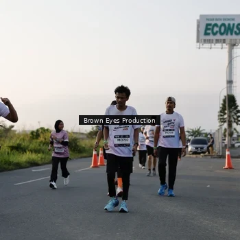 Runner Photo 7659435