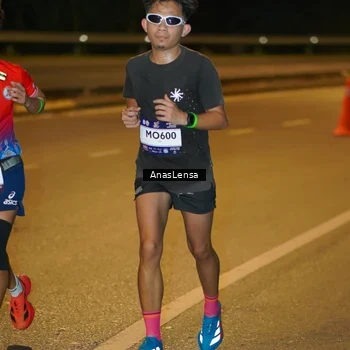 Runner Photo 7659513