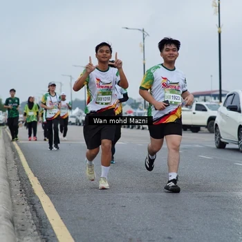 Runner Photo 7659805