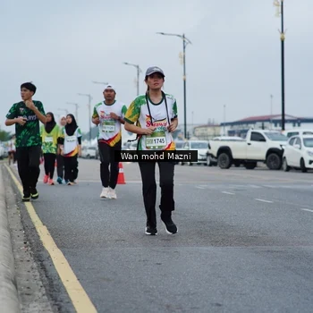 Runner Photo 7659833