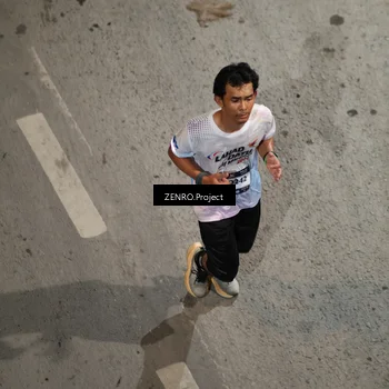 Runner Photo 7659875
