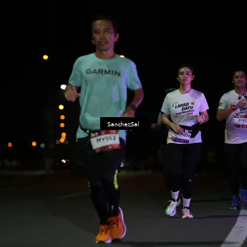 Runner Photo 7659912