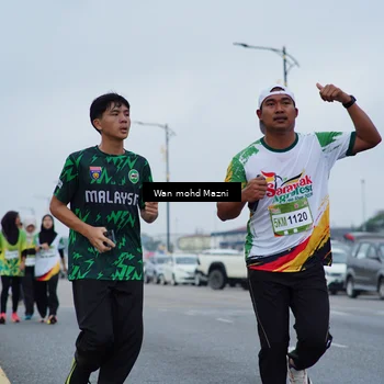 Runner Photo 7659940