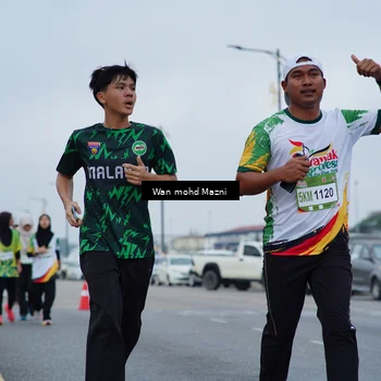 Runner Photo 7659945