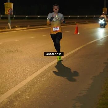 Runner Photo 7659994