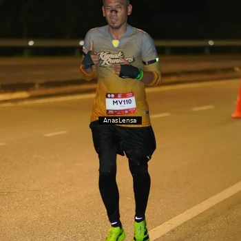 Runner Photo 7659997