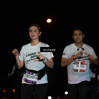 Runner Photo 7659998
