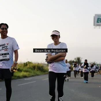 Runner Photo 7660056