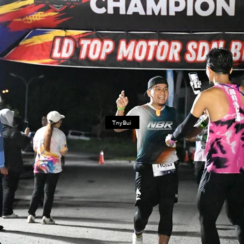 Runner Photo 7660063