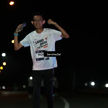 Runner Photo 7660067