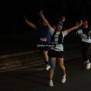 Runner Photo 7660076