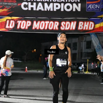 Runner Photo 7660082
