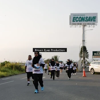 Runner Photo 7660084