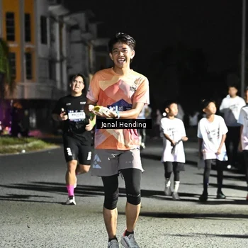 Runner Photo 7660092