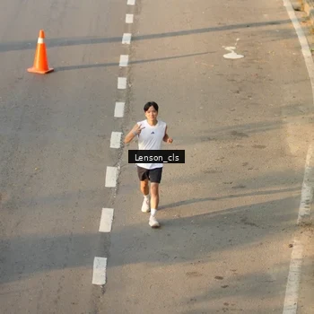 Runner Photo 7660093