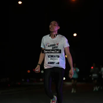 Runner Photo 7660202