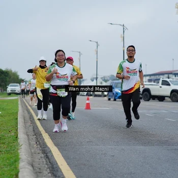 Runner Photo 7660210