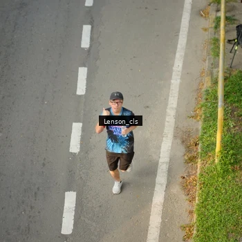 Runner Photo 7660253