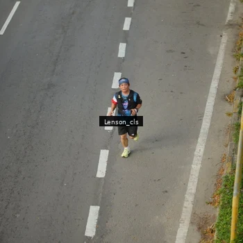 Runner Photo 7660435