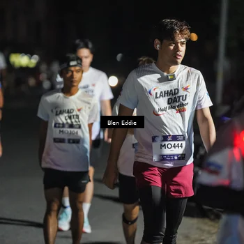 Runner Photo 7660513