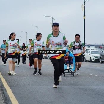 Runner Photo 7660545