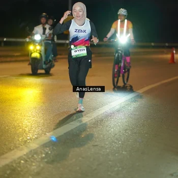Runner Photo 7660547