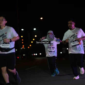 Runner Photo 7660645