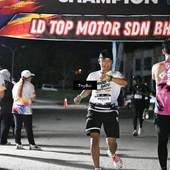 Runner Photo 7660657
