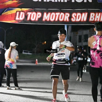 Runner Photo 7660663