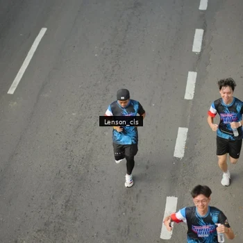 Runner Photo 7660667