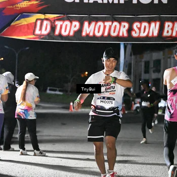 Runner Photo 7660681