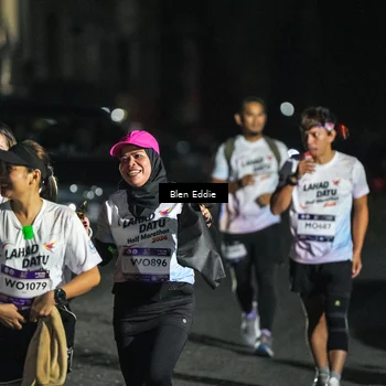 Runner Photo 7660692