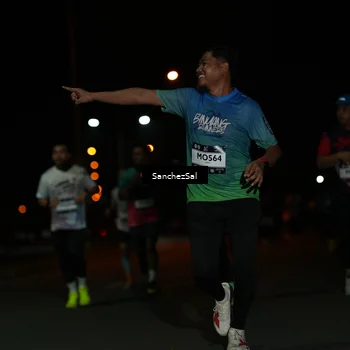 Runner Photo 7660717