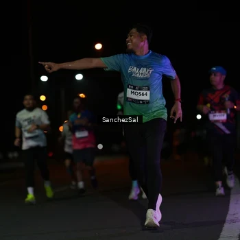 Runner Photo 7660718