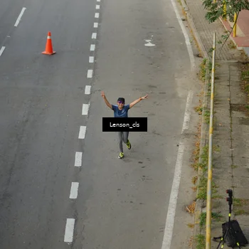 Runner Photo 7660739