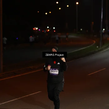 Runner Photo 7660756