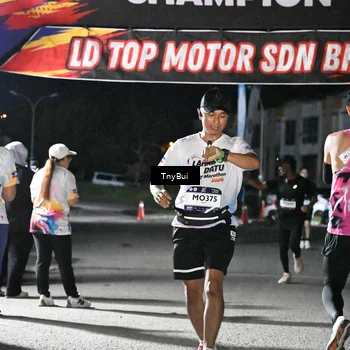 Runner Photo 7660807