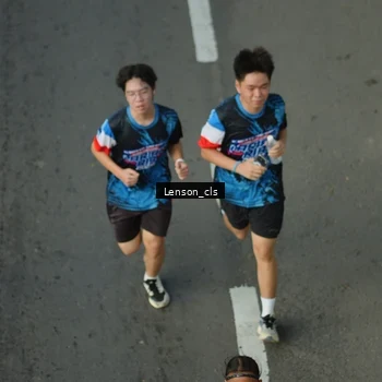 Runner Photo 7660876