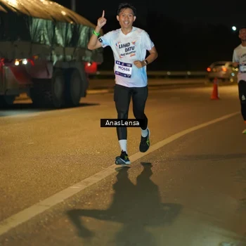 Runner Photo 7660902