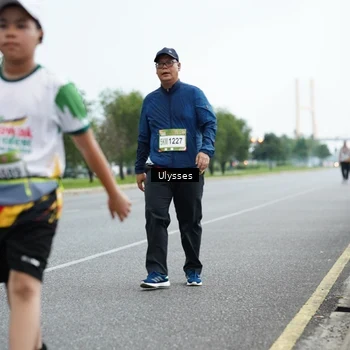 Runner Photo 7661000