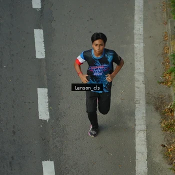 Runner Photo 7661002