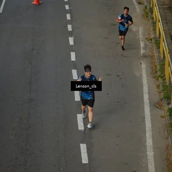 Runner Photo 7661040