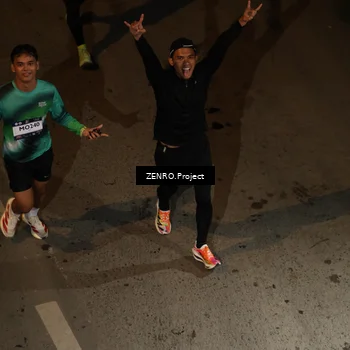 Runner Photo 7661063