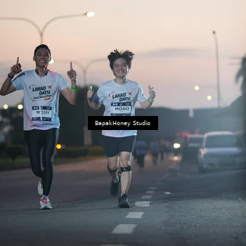 Runner Photo 7661070