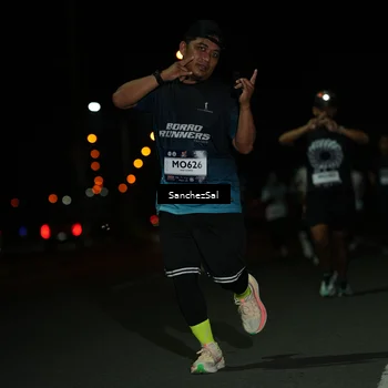 Runner Photo 7661115
