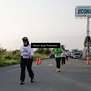 Runner Photo 7661122