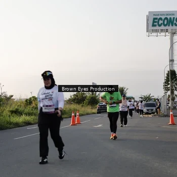 Runner Photo 7661128