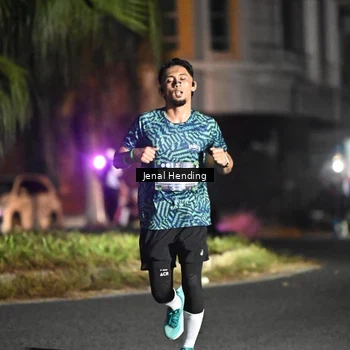 Runner Photo 7661137